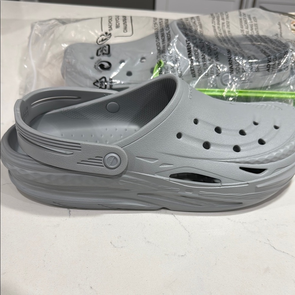 NWT Crocs slip on Clogs  for man /available in 2 colors